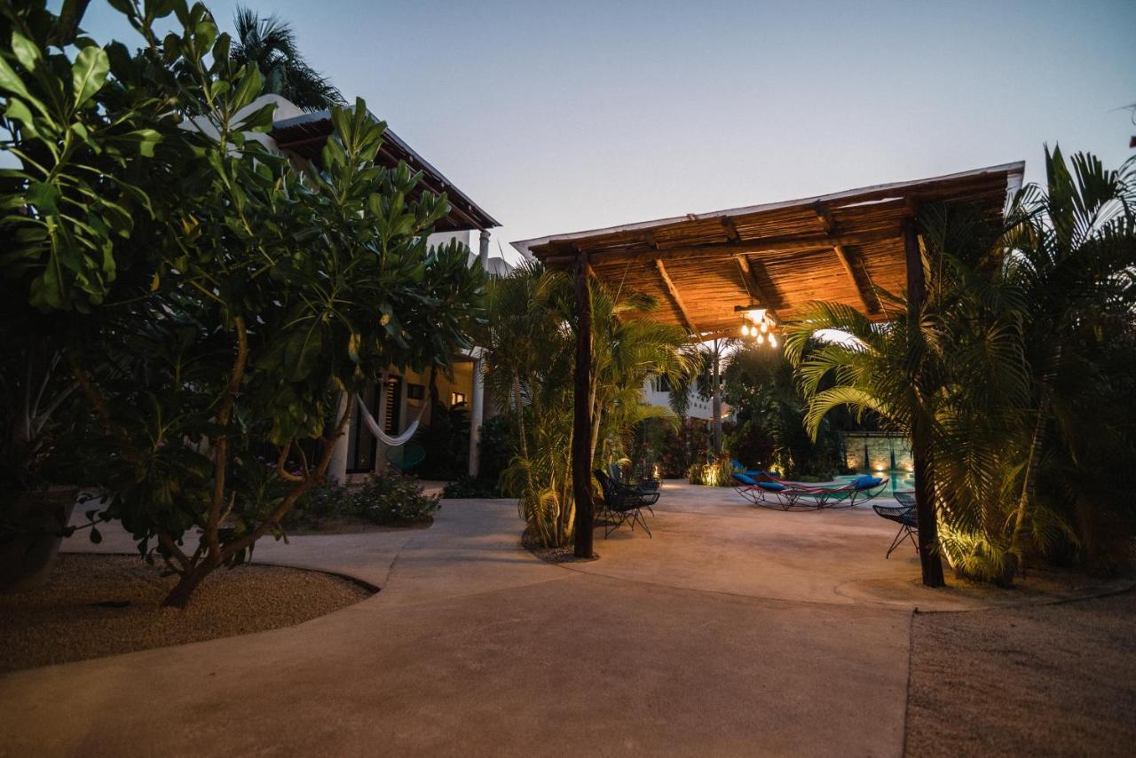 Blue Palm Bacalar Hotel Exterior photo