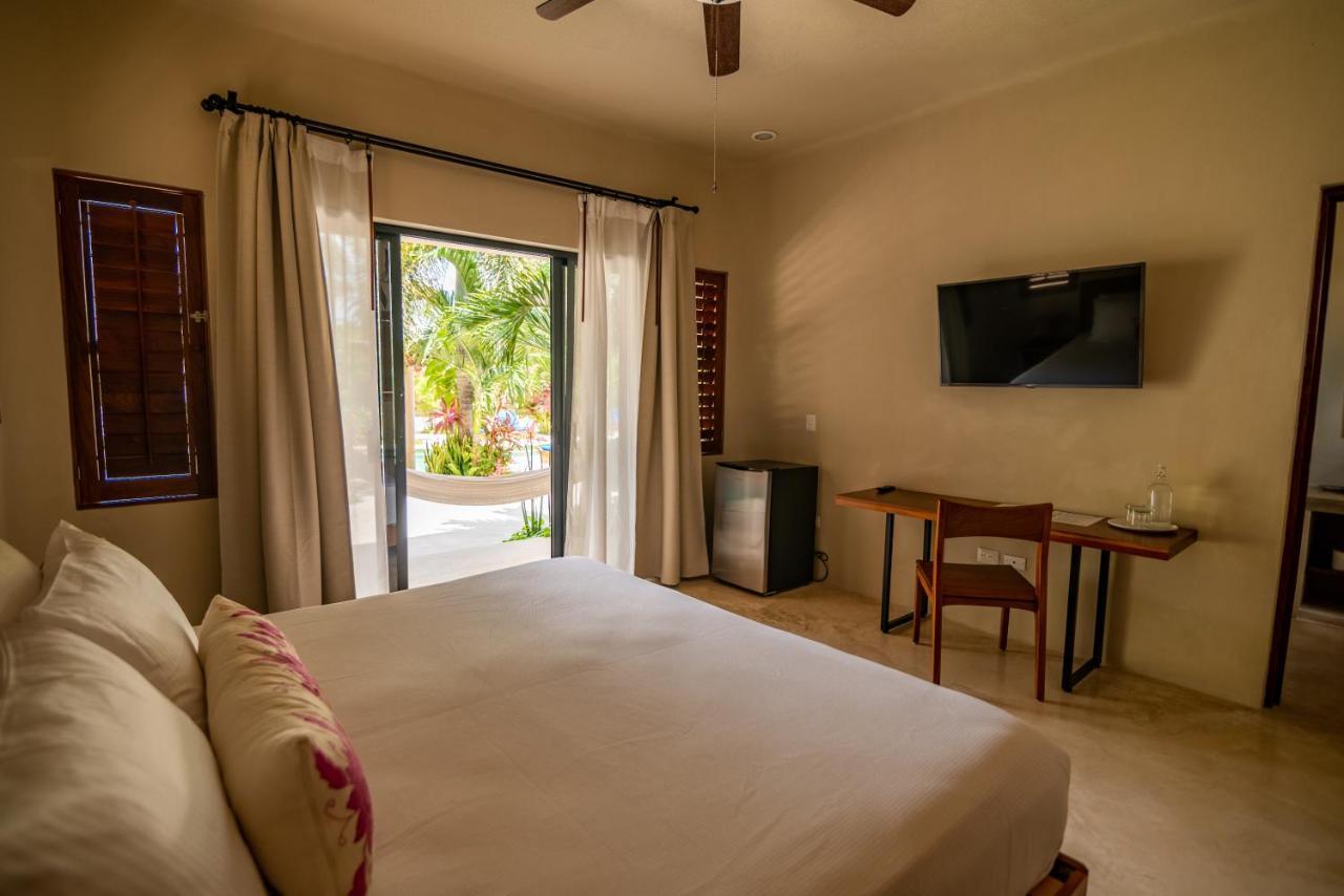 Blue Palm Bacalar Hotel Exterior photo